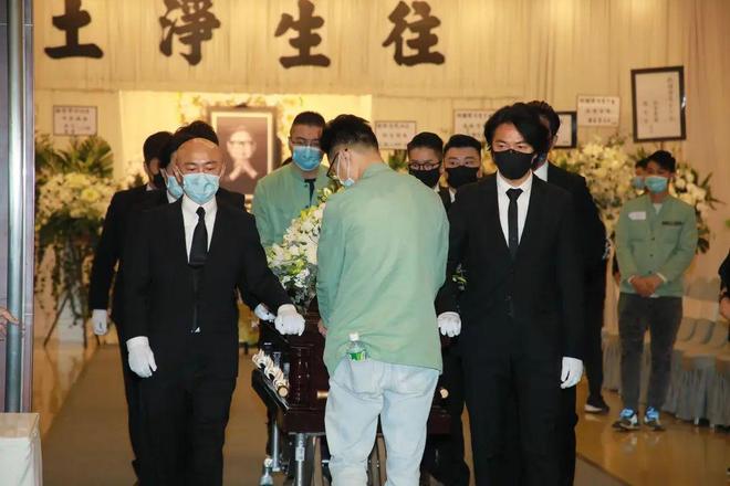 一天结婚十年后两位癌逝一位离婚ag九游会登录三个人十年前同
