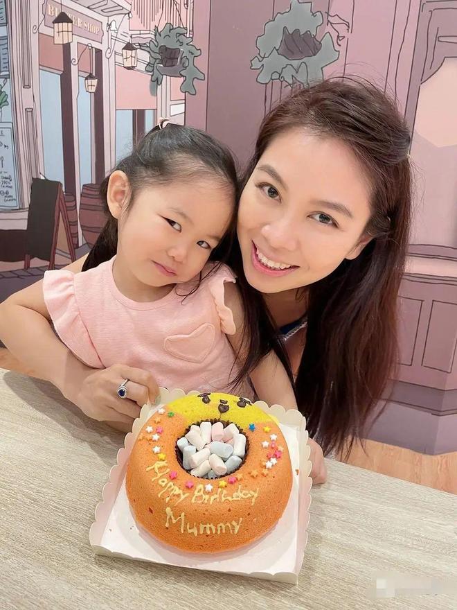 一天结婚十年后两位癌逝一位离婚ag九游会登录三个人十年前同(图6)