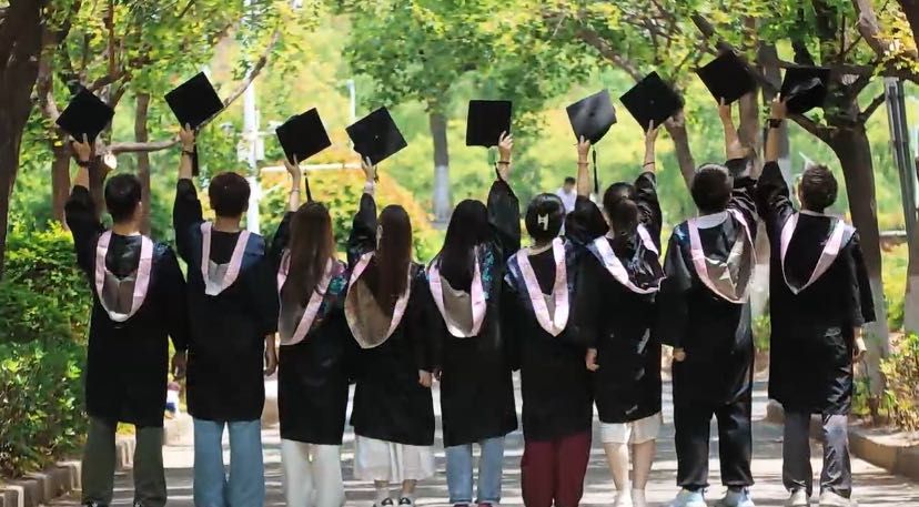 入践行三全育人打造有温度的“毕业季”j9