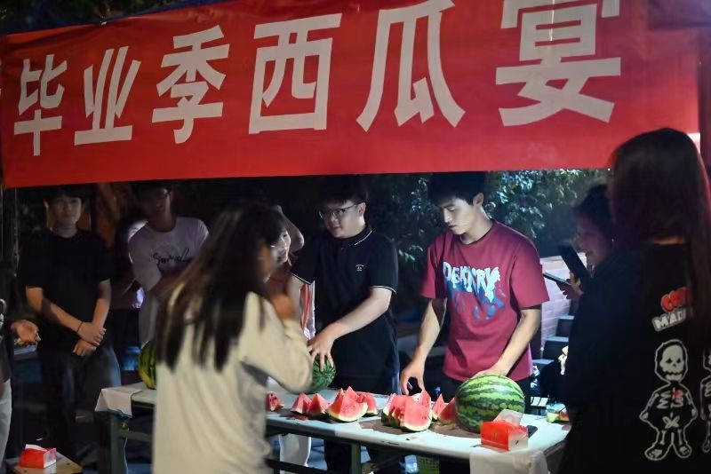 入践行三全育人打造有温度的“毕业季”j9九游会网址是什么齐鲁师范学院：深(图5)